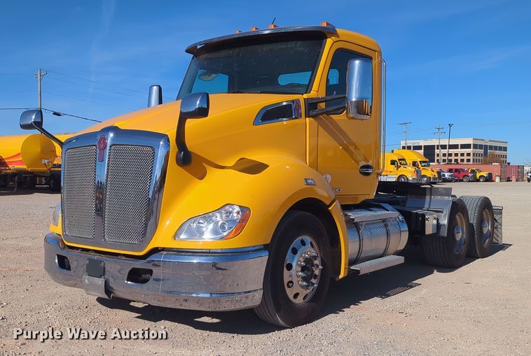 image for item OD9106 2020 Kenworth T680  semi truck