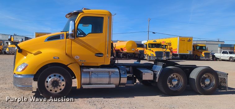 image for item OD9106 2020 Kenworth T680  semi truck