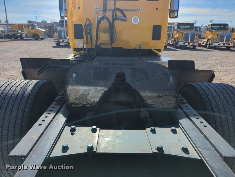 image for item OD9106 2020 Kenworth T680  semi truck