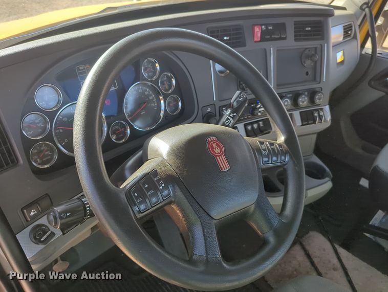 image for item OD9106 2020 Kenworth T680  semi truck