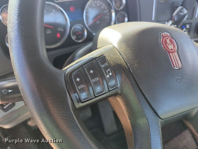 image for item OD9106 2020 Kenworth T680  semi truck