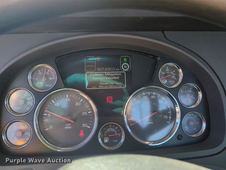 image for item OD9106 2020 Kenworth T680  semi truck