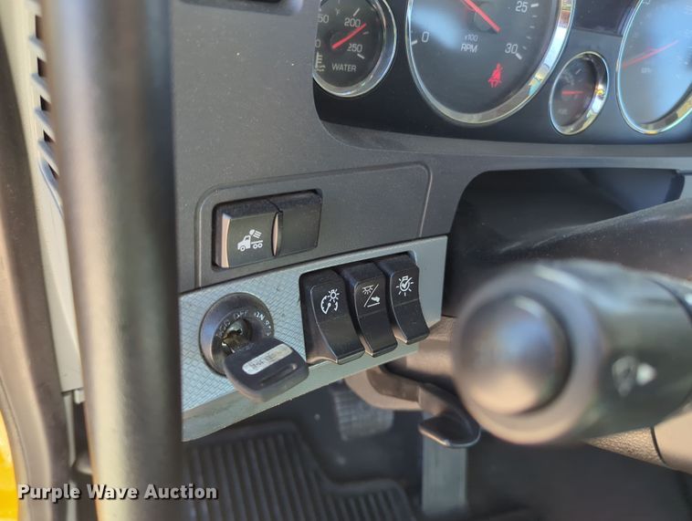 image for item OD9106 2020 Kenworth T680  semi truck