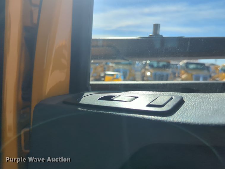 image for item OD9106 2020 Kenworth T680  semi truck