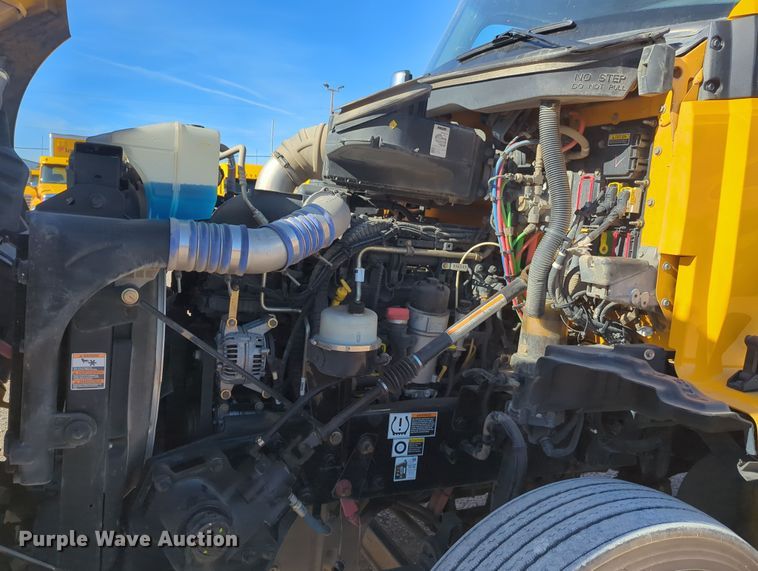 image for item OD9106 2020 Kenworth T680  semi truck