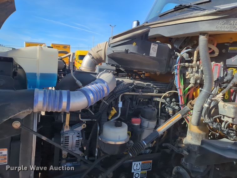 image for item OD9106 2020 Kenworth T680  semi truck