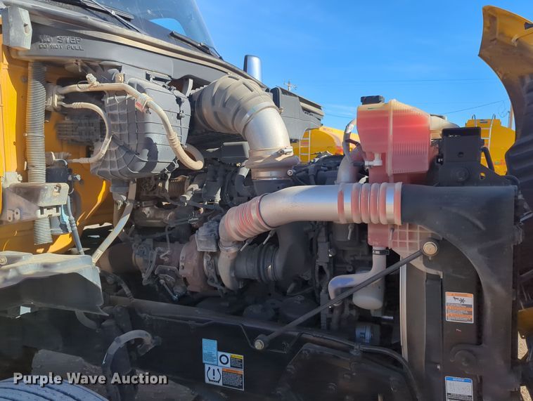 image for item OD9106 2020 Kenworth T680  semi truck