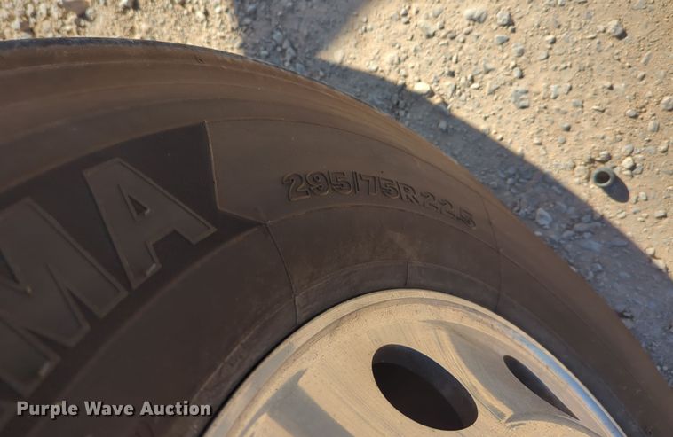 image for item OD9106 2020 Kenworth T680  semi truck