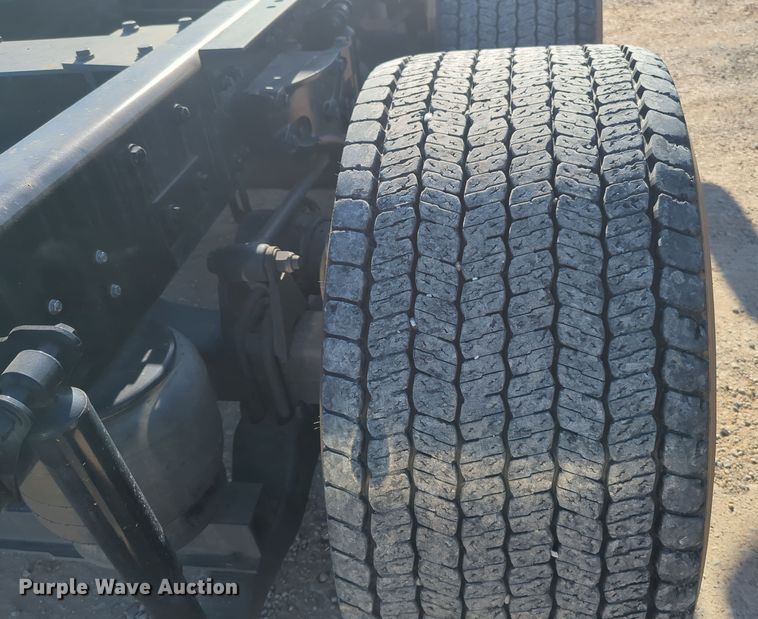 image for item OD9106 2020 Kenworth T680  semi truck