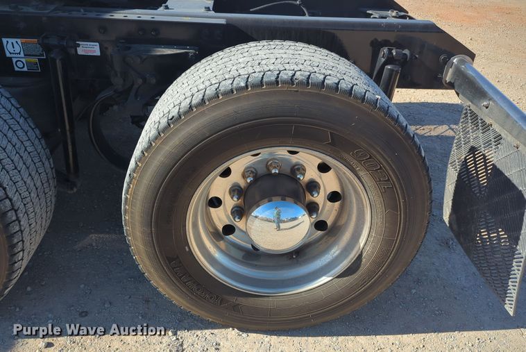 image for item OD9106 2020 Kenworth T680  semi truck