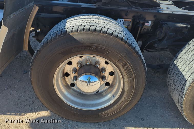 image for item OD9106 2020 Kenworth T680  semi truck