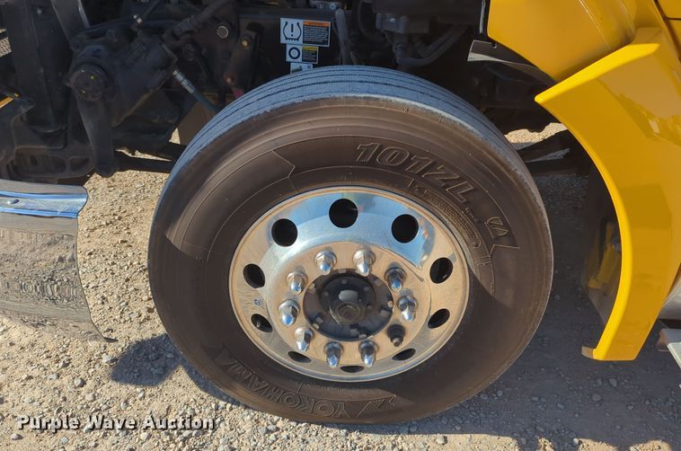 image for item OD9106 2020 Kenworth T680  semi truck