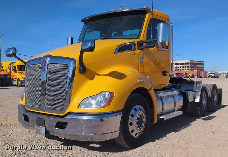 image for item OD9107 2019 Kenworth T680  semi truck