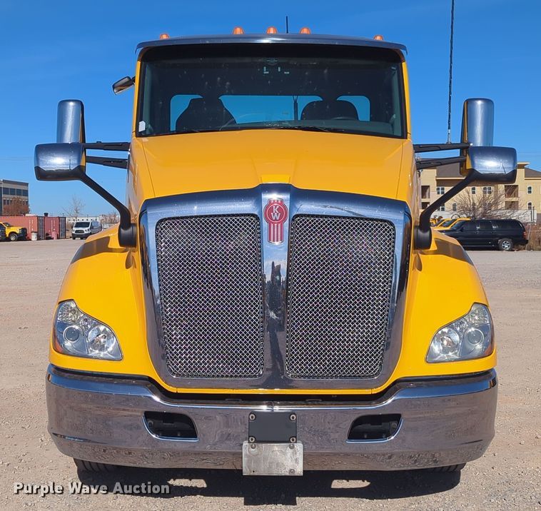 image for item OD9107 2019 Kenworth T680  semi truck