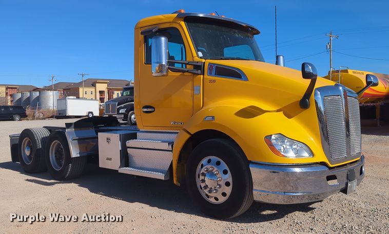 image for item OD9107 2019 Kenworth T680  semi truck