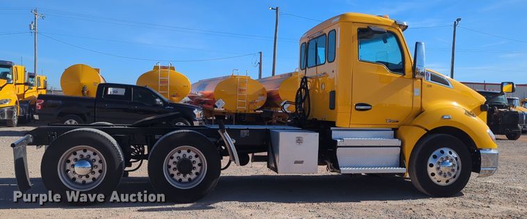 image for item OD9107 2019 Kenworth T680  semi truck
