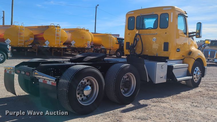 image for item OD9107 2019 Kenworth T680  semi truck