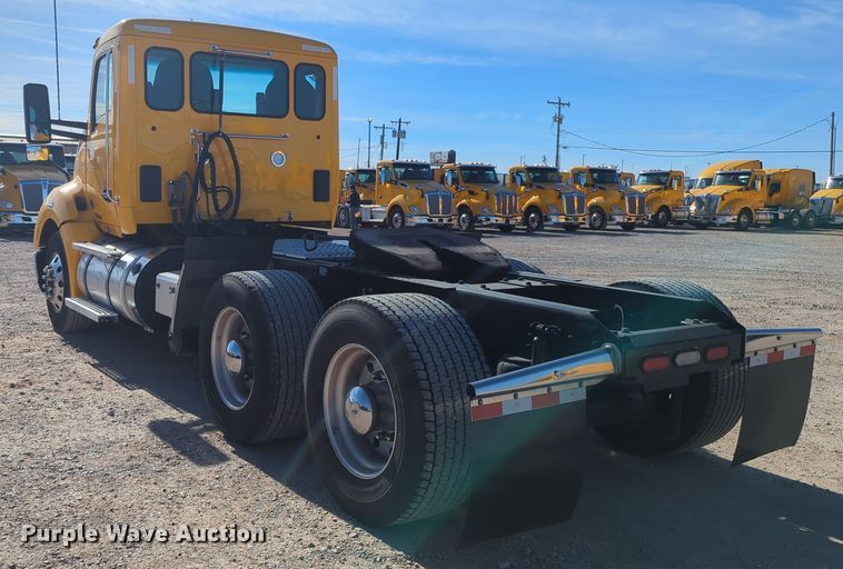 image for item OD9107 2019 Kenworth T680  semi truck