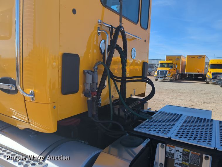 image for item OD9107 2019 Kenworth T680  semi truck