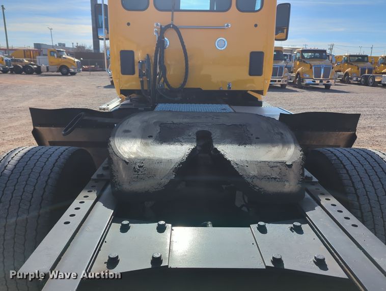 image for item OD9107 2019 Kenworth T680  semi truck