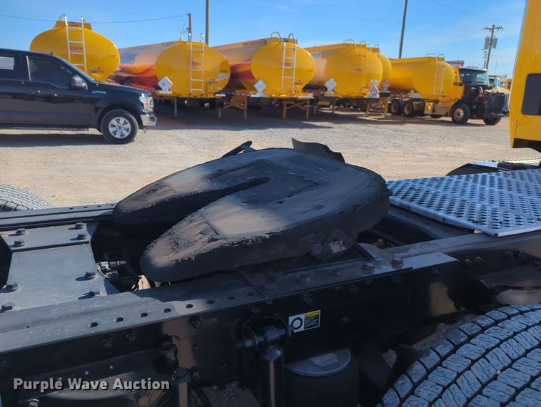 image for item OD9107 2019 Kenworth T680  semi truck