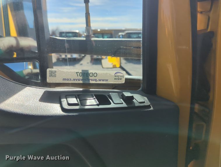 image for item OD9107 2019 Kenworth T680  semi truck