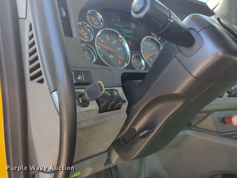 image for item OD9107 2019 Kenworth T680  semi truck