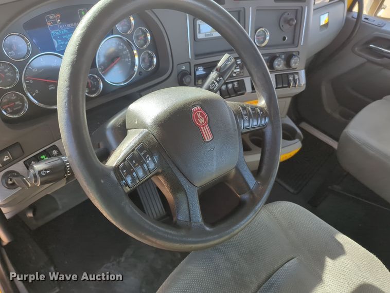 image for item OD9107 2019 Kenworth T680  semi truck