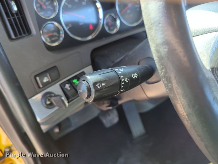 image for item OD9107 2019 Kenworth T680  semi truck