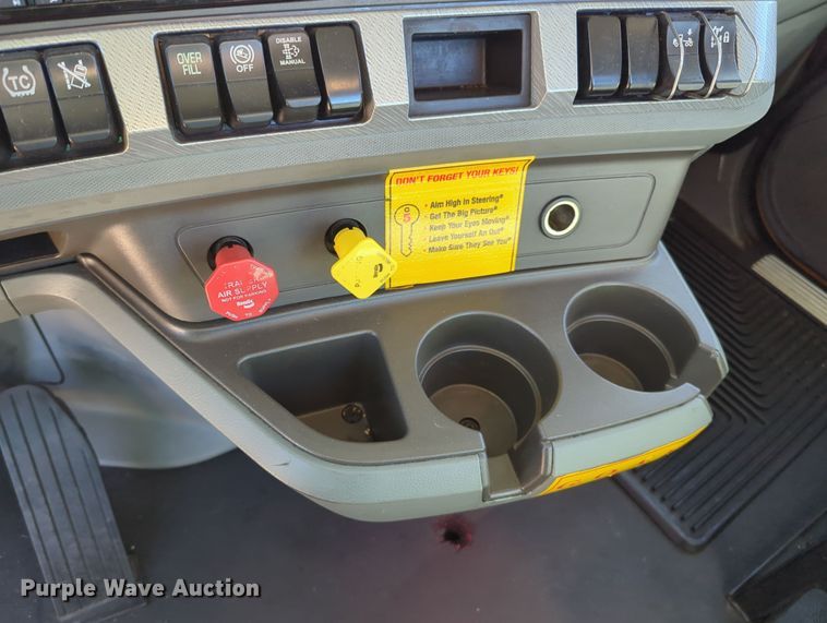 image for item OD9107 2019 Kenworth T680  semi truck