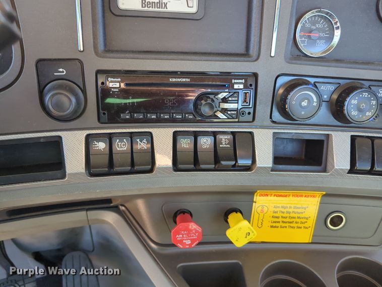 image for item OD9107 2019 Kenworth T680  semi truck