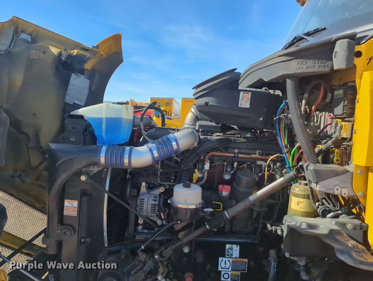 image for item OD9107 2019 Kenworth T680  semi truck