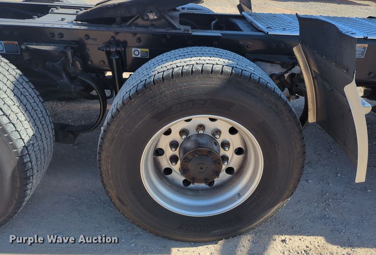 image for item OD9107 2019 Kenworth T680  semi truck