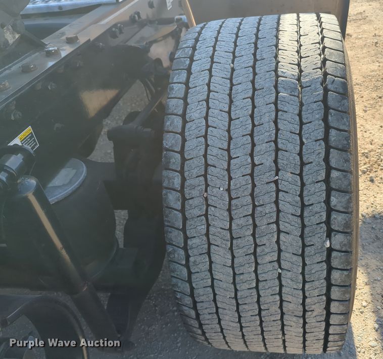 image for item OD9107 2019 Kenworth T680  semi truck