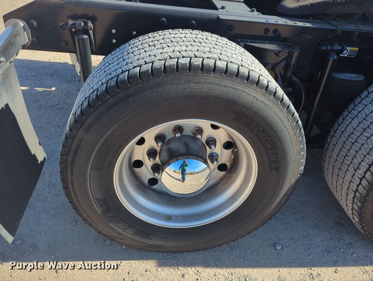 image for item OD9107 2019 Kenworth T680  semi truck