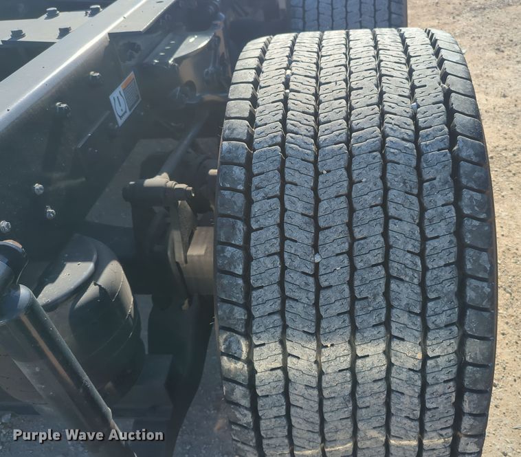 image for item OD9107 2019 Kenworth T680  semi truck