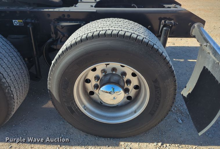 image for item OD9107 2019 Kenworth T680  semi truck