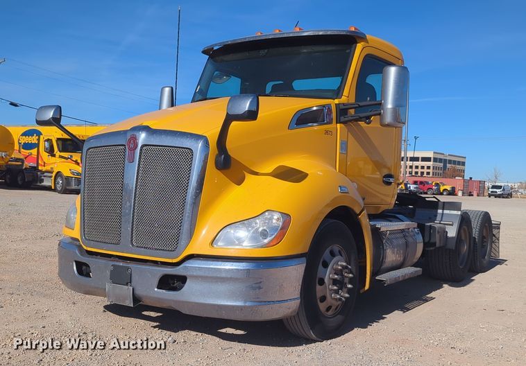 image for item OD9108 2020 Kenworth T680  semi truck