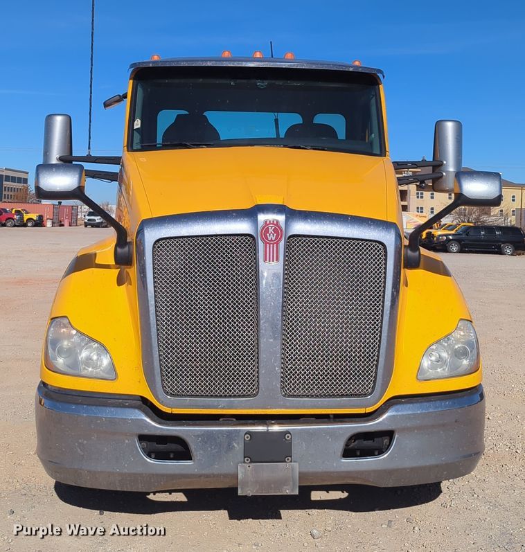 image for item OD9108 2020 Kenworth T680  semi truck