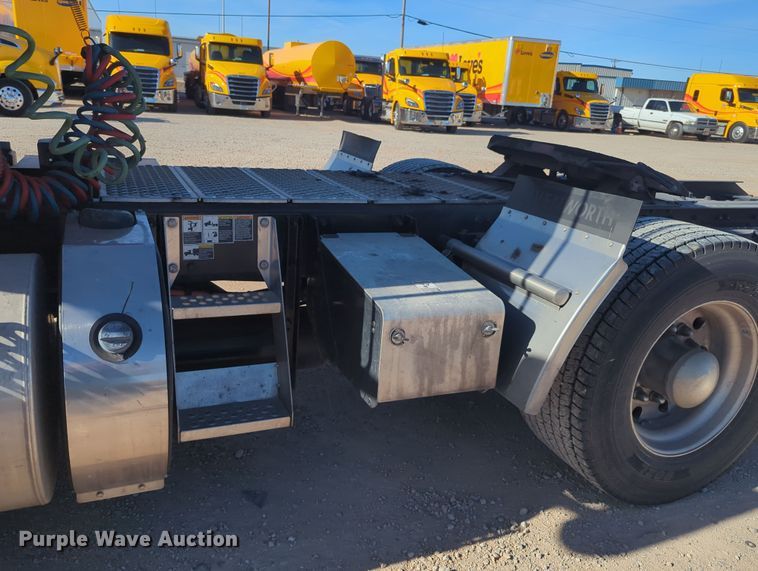 image for item OD9108 2020 Kenworth T680  semi truck