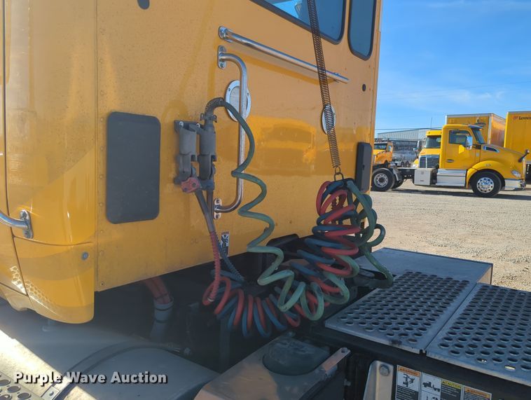 image for item OD9108 2020 Kenworth T680  semi truck