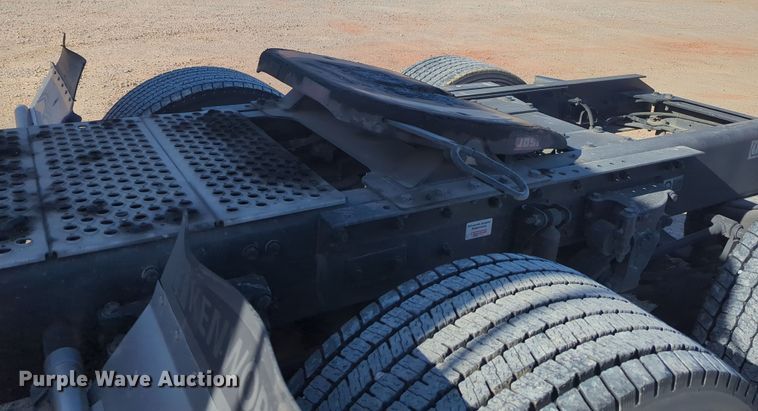 image for item OD9108 2020 Kenworth T680  semi truck