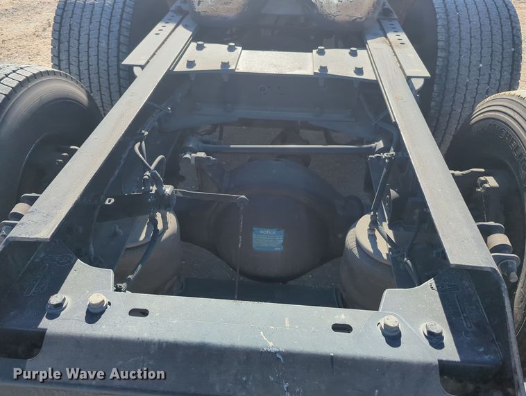 image for item OD9108 2020 Kenworth T680  semi truck