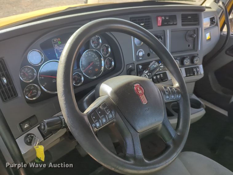 image for item OD9108 2020 Kenworth T680  semi truck