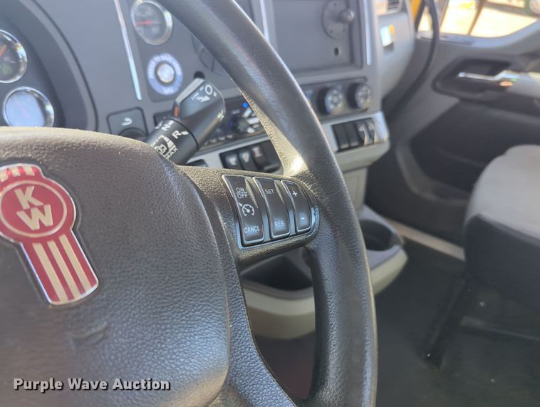 image for item OD9108 2020 Kenworth T680  semi truck