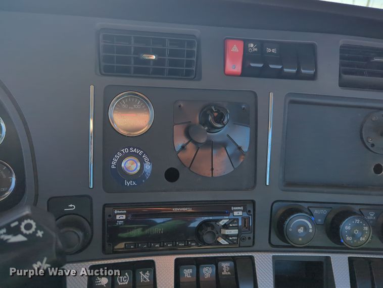 image for item OD9108 2020 Kenworth T680  semi truck