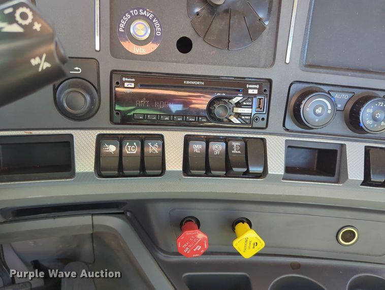 image for item OD9108 2020 Kenworth T680  semi truck