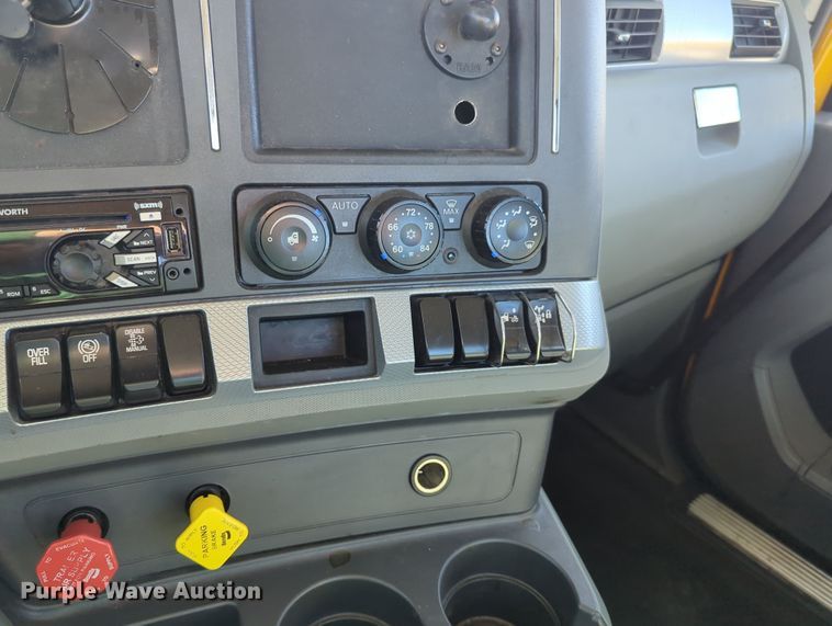 image for item OD9108 2020 Kenworth T680  semi truck