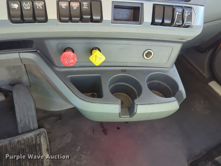 image for item OD9108 2020 Kenworth T680  semi truck