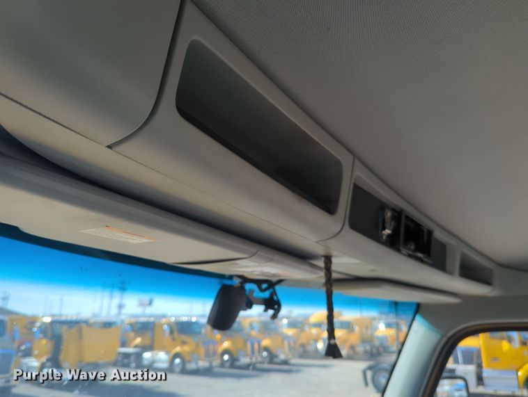 image for item OD9108 2020 Kenworth T680  semi truck